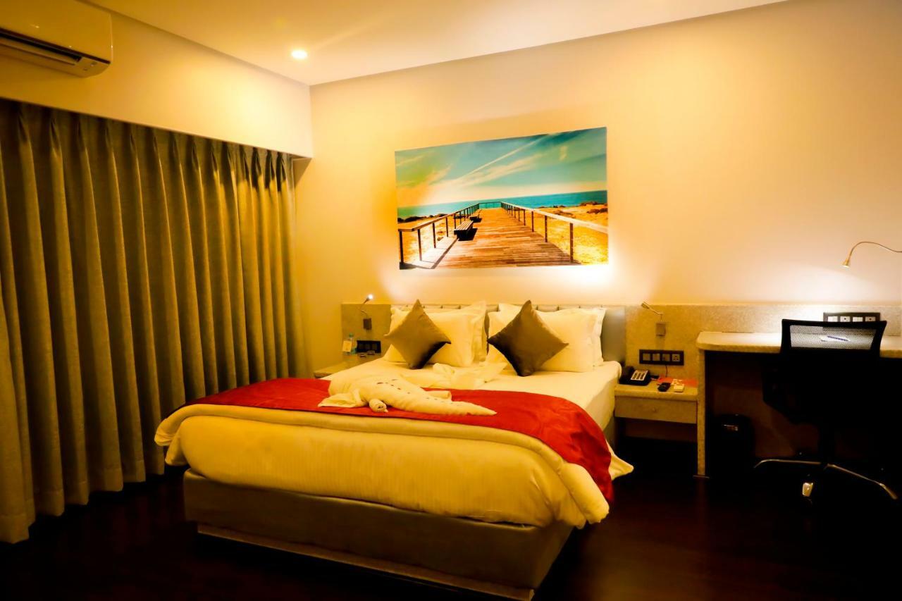 Kyriad Hotel Nashik By Othpl Exterior foto