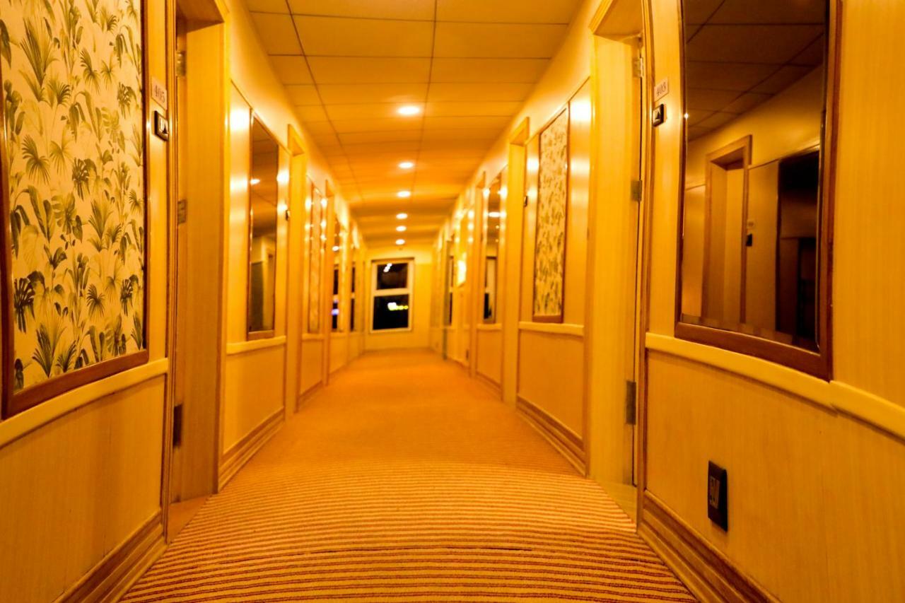 Kyriad Hotel Nashik By Othpl Exterior foto